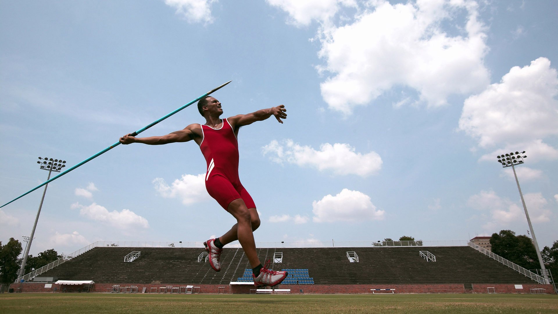 世界杯：电商平台记录“深夜小龙虾与炸鸡销量曲线” 与进球时间高度相关